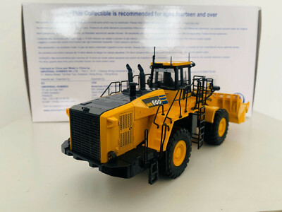 KOMATSU WA600-8 ミニカー 1/50 スケール s-l1200.jpg