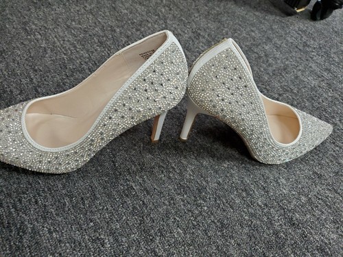 Renzo-73 Pearl and Rhinestone Pump- Silver - Picture 5 of 6