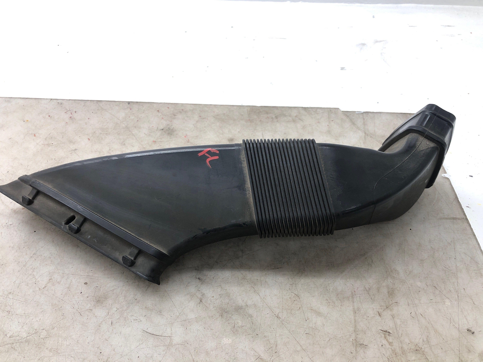 2006-2012 BENTLEY CONTINENTAL LEFT & RIGHT AIR INTAKE DUCT SET 2PCS 3W0129617F