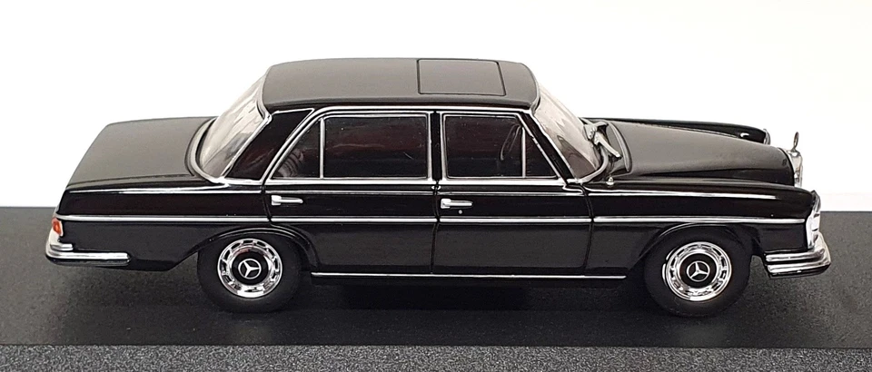Greenlight escala 1/43 86639 - 1972 Mercedes Benz 280 SEL 4,5 Rocky IV - negro Foto 3 de 4