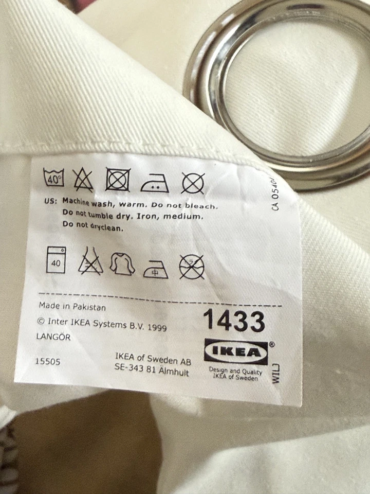 Panel Cortina IKEA LANGÖR Marinero Dibujos Animados Blanco Rojo Negro 57x98" Usado en Excelente Condición Panel Único Foto 4 de 4