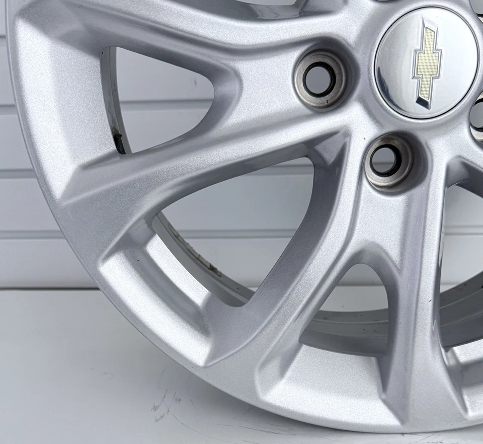 2006-2009 PONTIAC TORRENT FACTORY ORIGINAL OEM 17" SILVER ALLOY WHEELS RIMS 5829 - Image 3 of 4