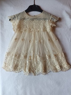 Kleid Spitze Tüll bestickt Taufe Vintage Baby Puppe