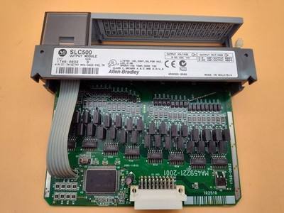 Allen Bradley 1746-OB32 Slc500 Output Module Ser D