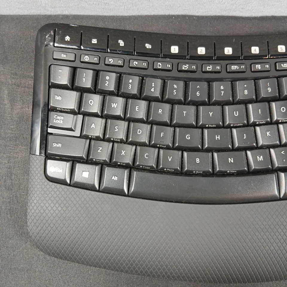 Microsoft Wireless Comfort Keyboard 5050 Full Size Multimedia No Receiver Tested - Image 2 of 4