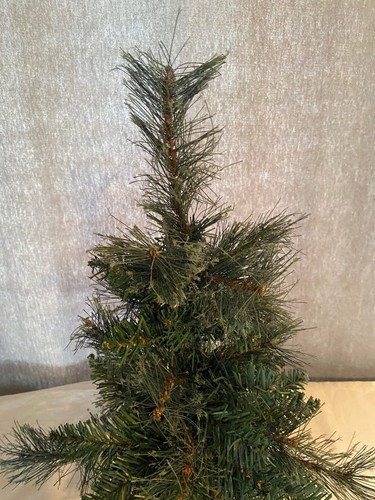 18" Tisch/Schreibtischplatte künstlicher Kiefer Weihnachtsbaum mit Sackleinen umwickelter Basis #3 - Bild 3 von 3