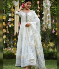 WOMEN BEAUTIFUL COTTON LONG GOWN WITH DUPPTA MALMAL BOTTOM BREATH-4MTR LENTH-55