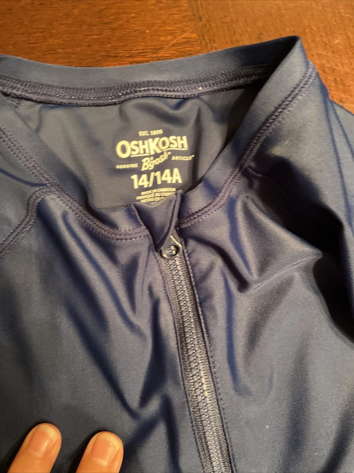 Camisa de natação OshKosh masculina proteção contra erupções cutâneas manga longa tamanho 14 azul - Imagem 3 de 4