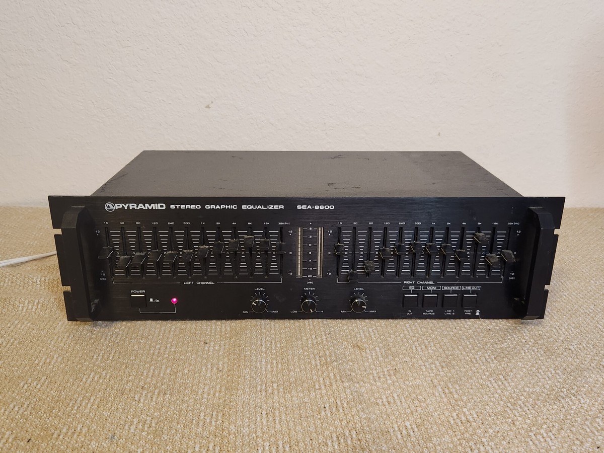 Vintage Pyramid 12 band stereo equalizer SEA-8600 /w Audio Cables 