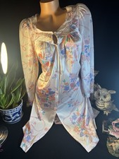 VTG SILKY NYLON FLORAL COQUETTE DOLLCORE COTTAGE PEIGNOIR ROBE M