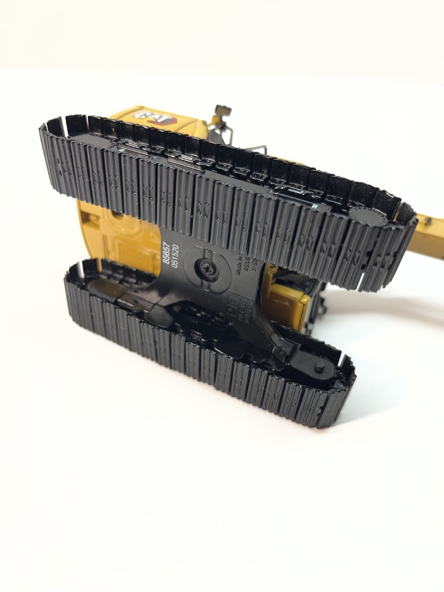 1/50 CAT Caterpillar 323 Excavator w/ Operator, High Line Diecast