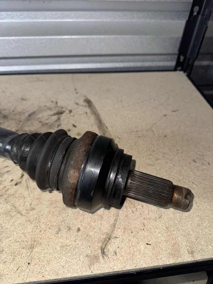 Eje trasero derecho pasajero BMW F10 550i 535i 11-16 33207647026 OEM Foto 2 de 4