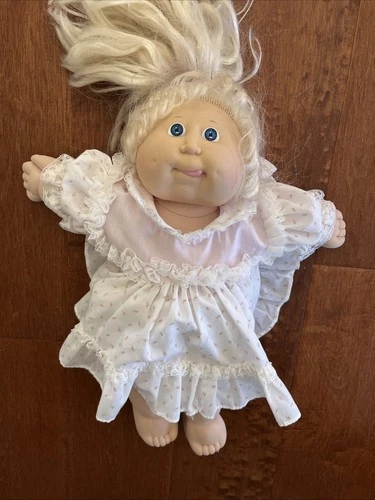 Cabbagepatch Kids 1980s Vintage Blonde Hair Doll Good Condition.