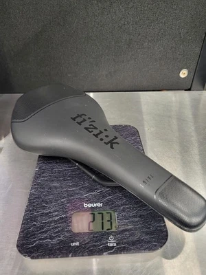 Fahrrad Sattel Fizik Taiga Regular Fahrradsattel - 273 Gramm - für MTB/XC/Gravel