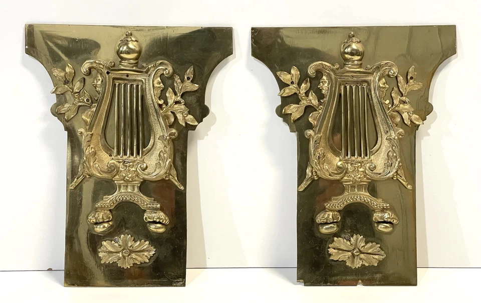 Antiguo par de placas de montaje Ormolu estilo francés de latón dorado o bronce vintage Foto 3 de 4