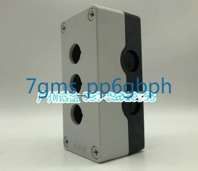 1 PCS NEW IN BOX   three hole button box A22-I3M @zx