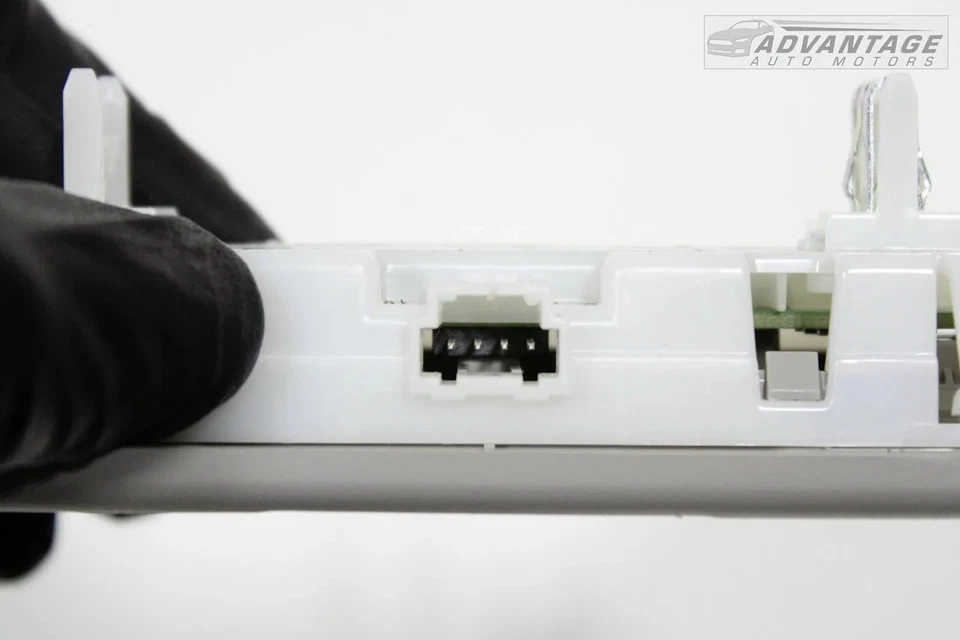 2018-2021 BUICK ENCLAVE REAR INTERIOR ROOF HEADLINER READING LIGHT LAMP OEM - Image 4 of 4