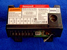 New Honeywell S8610U3009 OEM Ignition Control Module New Old Truck Stock