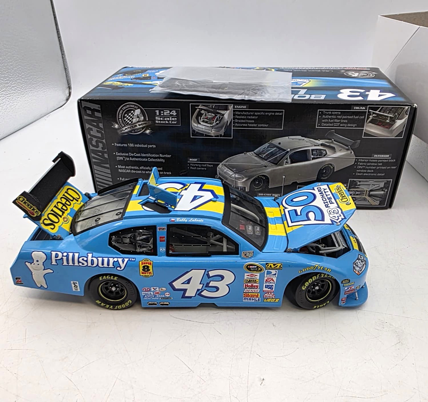 Action Racing Collectables 1:24 Bobby Labonte #43 2008 Dodge Charger Platinum