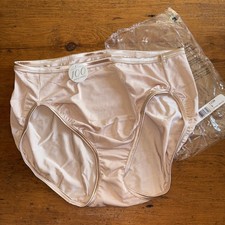 NWT Lot of 2 Vanity Fair Illumination Brief HI-CUT ROSE BEIGE 13108 Size 9