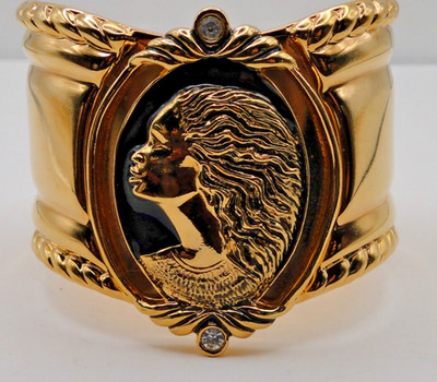 Vintage Avon for Coreen Simpson Gold Tone Black Cameo Regal Beauty Cuff Bracelet