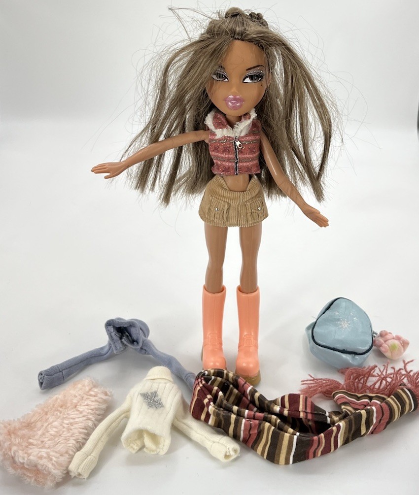 Bratz Wintertime Wonderland Yasmin MGA 2003 Fashion Doll Clothes