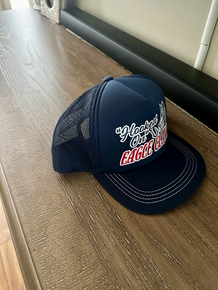 Шляпа рыболовная с орлиным когтем на крючке ограниченный выпуск - Изображение 3 из 4