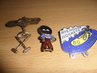 3 VINTAGE BADGES