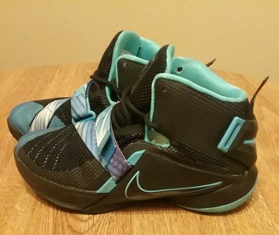 lebron james youth shoes