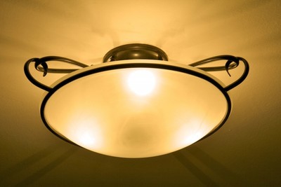 Schwarze Deckenleuchte Mit Alabasterglas Deckenlampe Landhausstil Amazon De Kuche Haushalt