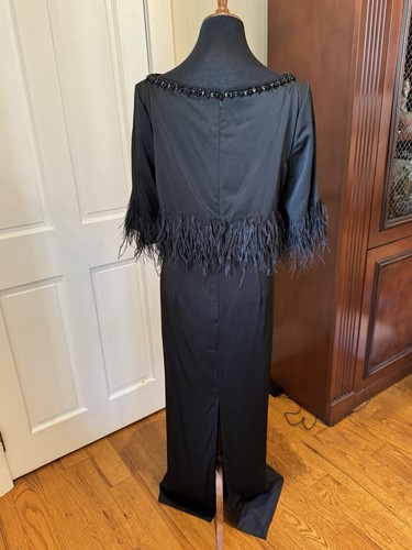 NWT Mac Duggal Quarter Sleeve Crystal Neck Feather Dress Gown Size 12 - Picture 3 of 6