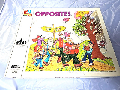 VTG Milton Bradley 1985- 1977 ''OPPOSITES'' Flash Card Game Matching Board Game
