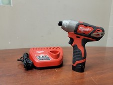 Milwaukee 2462-20 M12 12-Volt Li-Ion 1/4 inch Hex Impact Driver Set