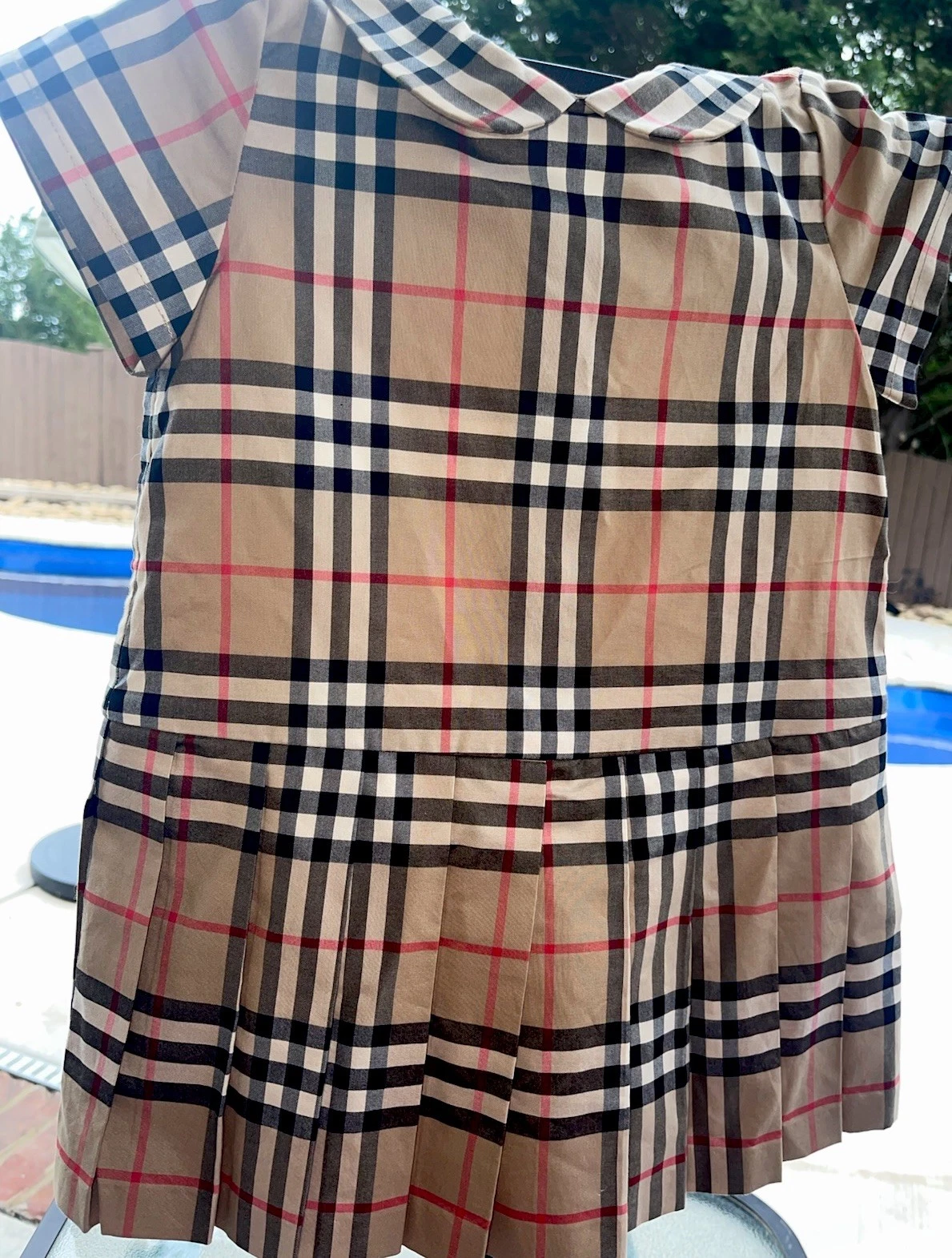 Abito plissettato Burberry Archive beige a quadri con colletto Peter Pan nuovo senza etichette taglia 2