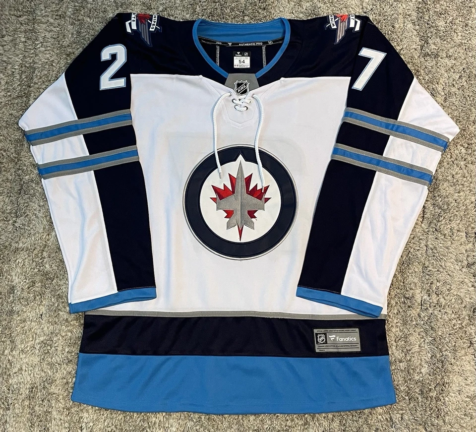 Camiseta deportiva firmada por Nikolaj Ehlers Winnipeg Jets Beckett certificado de autenticidad Foto 2 de 2