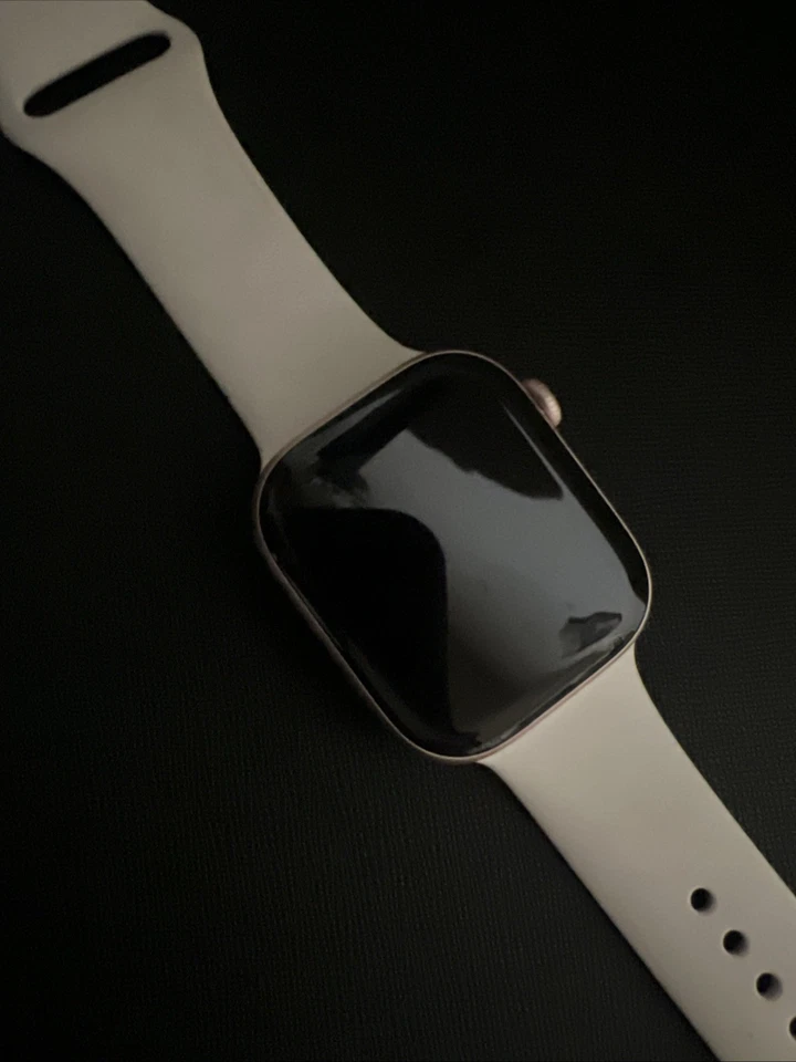 Apple Watch Series 10 GPS+Celular46mmAluminio con LightBlush SportBandOro Rosa Foto 4 de 4