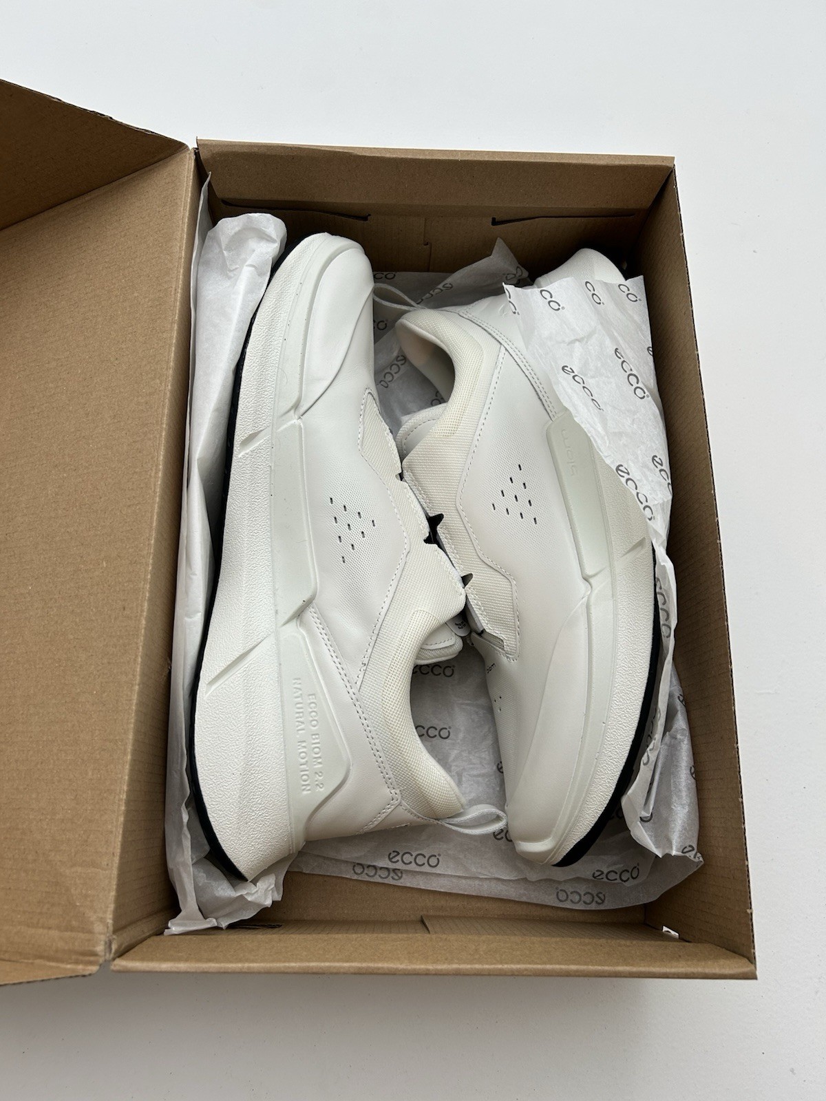 Ecco Biom Men&rsquo;s 2.2 White 8-8.5 Boa FluidForm 830864 1007 