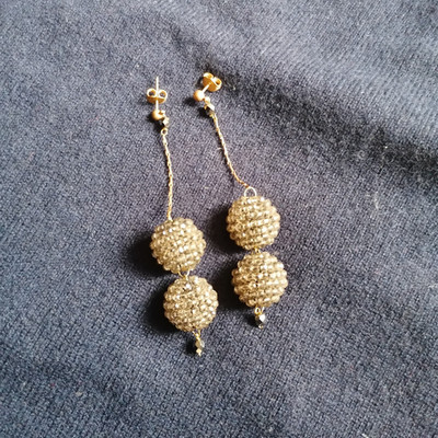 Vintage Ohrringe Ohrhänger mit zwei Perlenkugeln grau