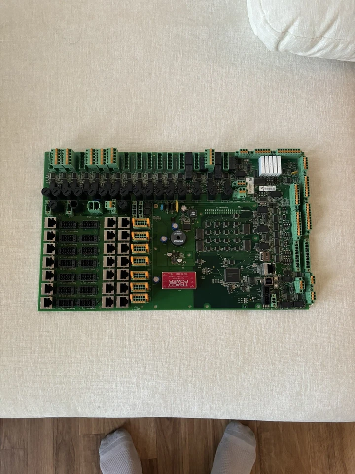 Placa de control industrial - Módulo de alimentación Traco, puertos Ethernet y E/S PCB Foto 3 de 4