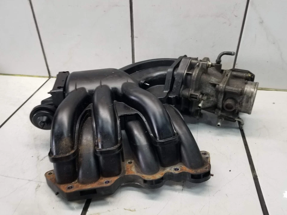 2006 LEXUS ES330 INTAKE MANIFOLD W/ THROTTLE BODY - Image 3 of 4