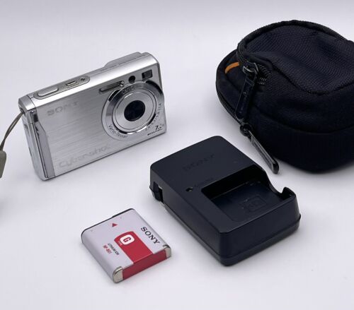Sony Cyber-shot DSC-W80 Digital Camera 7.2 MP Silver Bundle Great Condition