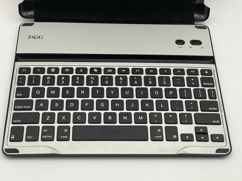 Apple iPad 2 3 4 Gen  ZAGG Pro Folio Bluetooth Keyboard Folio Case  - Image 4 of 4