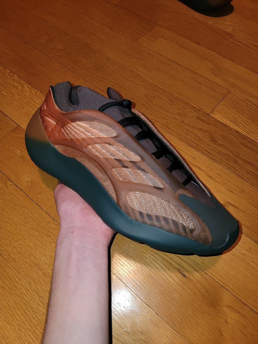 Yeezy 700 V3 Copper Fade - Size 13 - NEW Size 13 - adidas Yeezy 700 V3 Copper Fade Grey/Orange GY4109  main image 3
