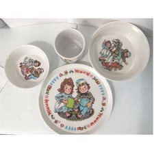 Vintage Oneida Raggedy Ann and Andy 4 Piece Youth Dinnerware Set 5874 Melamine