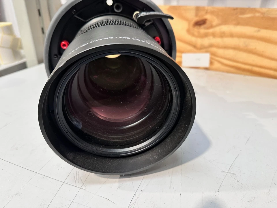 Christie 2.8-4.5:1 SX+/2.6-4.1:1 HD ILS Zoom Lens - Image 3 of 4