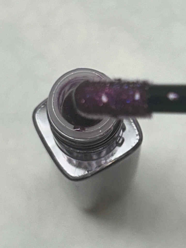 Laca labial brillante deslumbrante enamorada Marc Jacobs nueva sin caja en 380 TEMPT ME 0,16 oz Foto 3 de 4