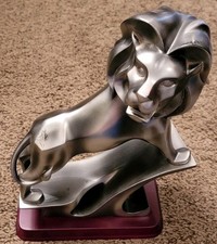 Herco Professional  Lion Roaring  Sculpture Silver Tone Wood Base 