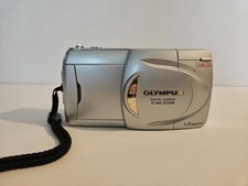 Olympus Camedia D-460 Zoom 1.3 MP Digital Camera