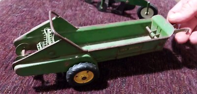 Vintage 1950's Tru Scale John Deere Manure Spreader Metal Farm Toy