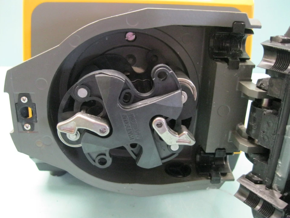 Bomba peristáltica Watson Marlow 620S (620S/R) B14 Foto 3 de 4